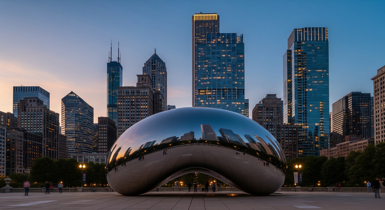 Chicago skyline with Cloud Gate sculpture in Millennium Park